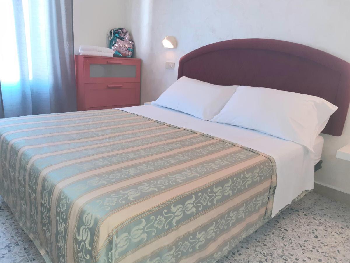 Hotel Raul Riccione Eksteriør billede